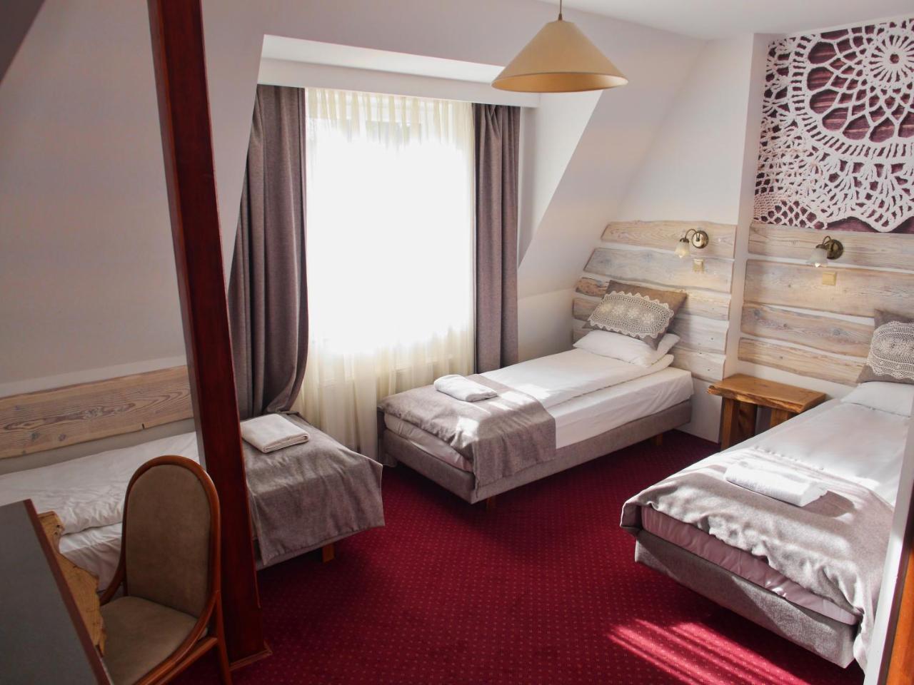 Dwor Wapowce Hotel Exterior photo