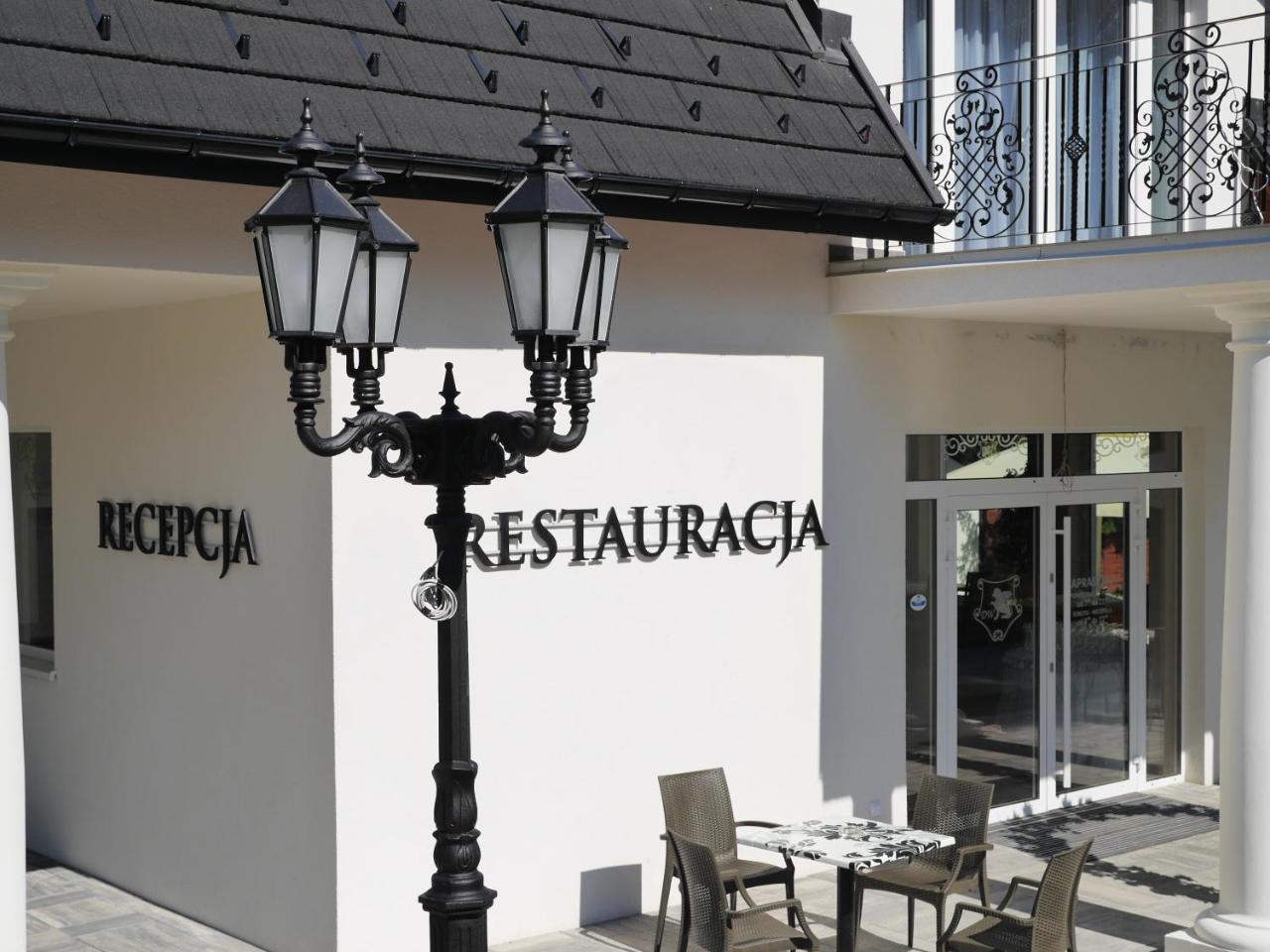 Dwor Wapowce Hotel Exterior photo